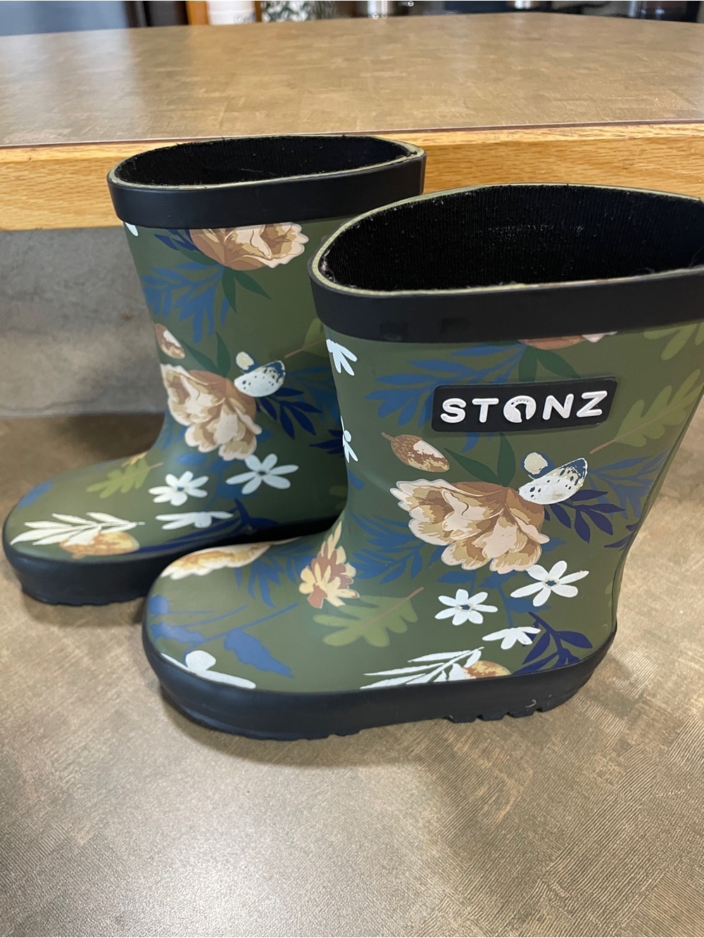 Stonz Olive Green Floral Kids Rain Boots
